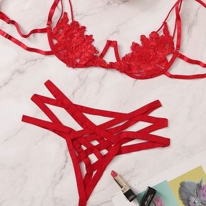 Red lingerie set